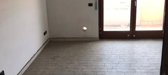 3 rooms Apartment in Cardano al Campo, Italy No. 287614 9