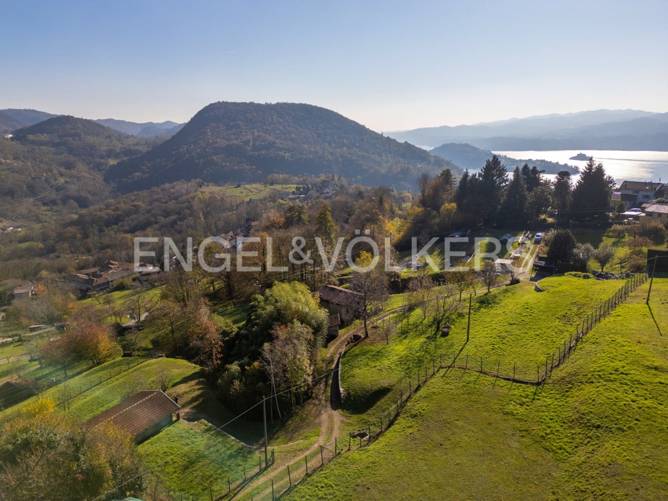 5غرفة منزل في Pettenasco, Italy رقم 102228