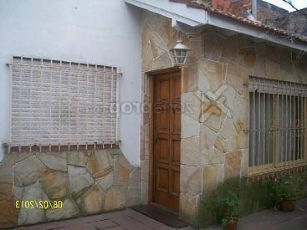 2 bedrooms House in Quilmes, Argentina No. 64152