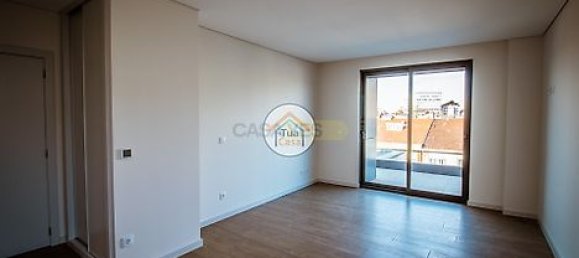 3 bedrooms Apartment in Porto, Portugal No. 41185 10