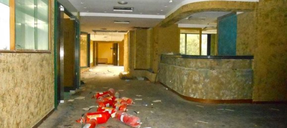 Gebäude in Chianciano Terme, Italy 5367m², Nr. 76103 15