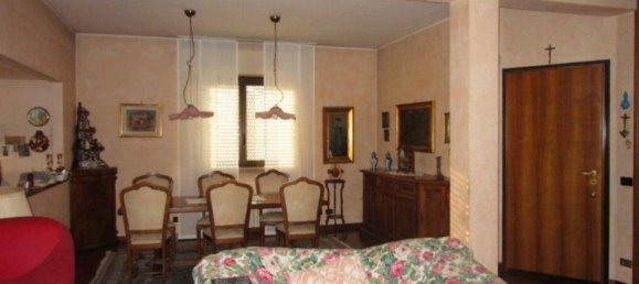 3 bedrooms Apartment in Milan, Italy No. 276255 3