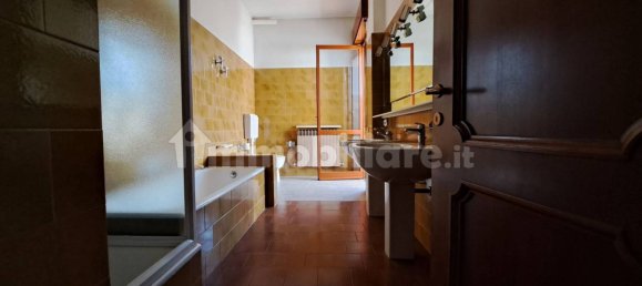 4 غرف نوم شقة في Cesano Maderno, Italy رقم 73958 11