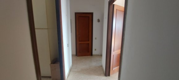 5 rooms Apartment in Taranto, Italy No. 176722 17