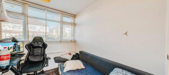 2 bedrooms House in Ilford, United Kingdom No. 10611 5