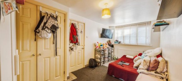 2 bedrooms House in Ilford, United Kingdom No. 10611 11