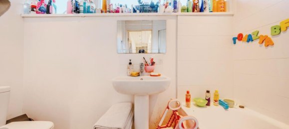 2 bedrooms House in Ilford, United Kingdom No. 10611 10