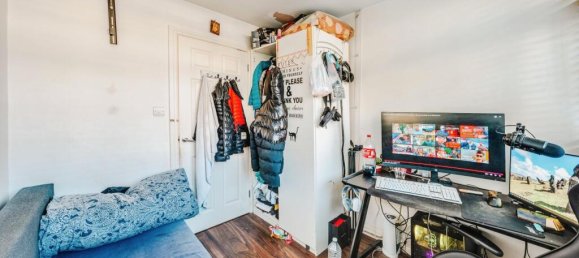 2 bedrooms House in Ilford, United Kingdom No. 10611 7