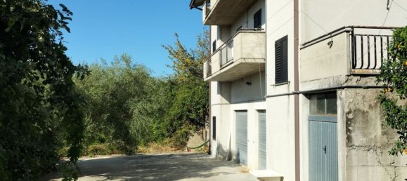 10-salle Villa à Lanciano, Italy No. 278124 4