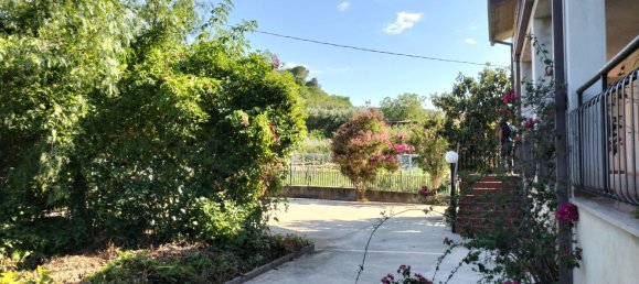 10-salle Villa à Lanciano, Italy No. 278124 8