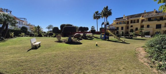 2 bedrooms Apartment in Estepona, Spain No. 33962 3