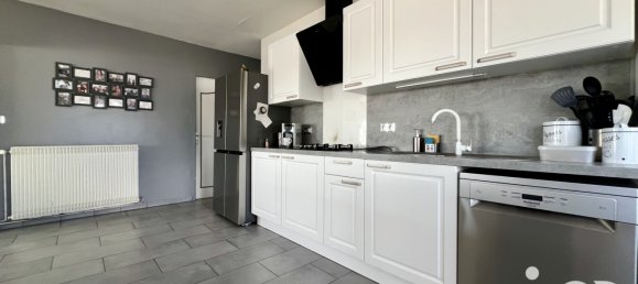 Дом с 5 комнатами в Сен-Николя-де-Бургей, Франция № 237100 4