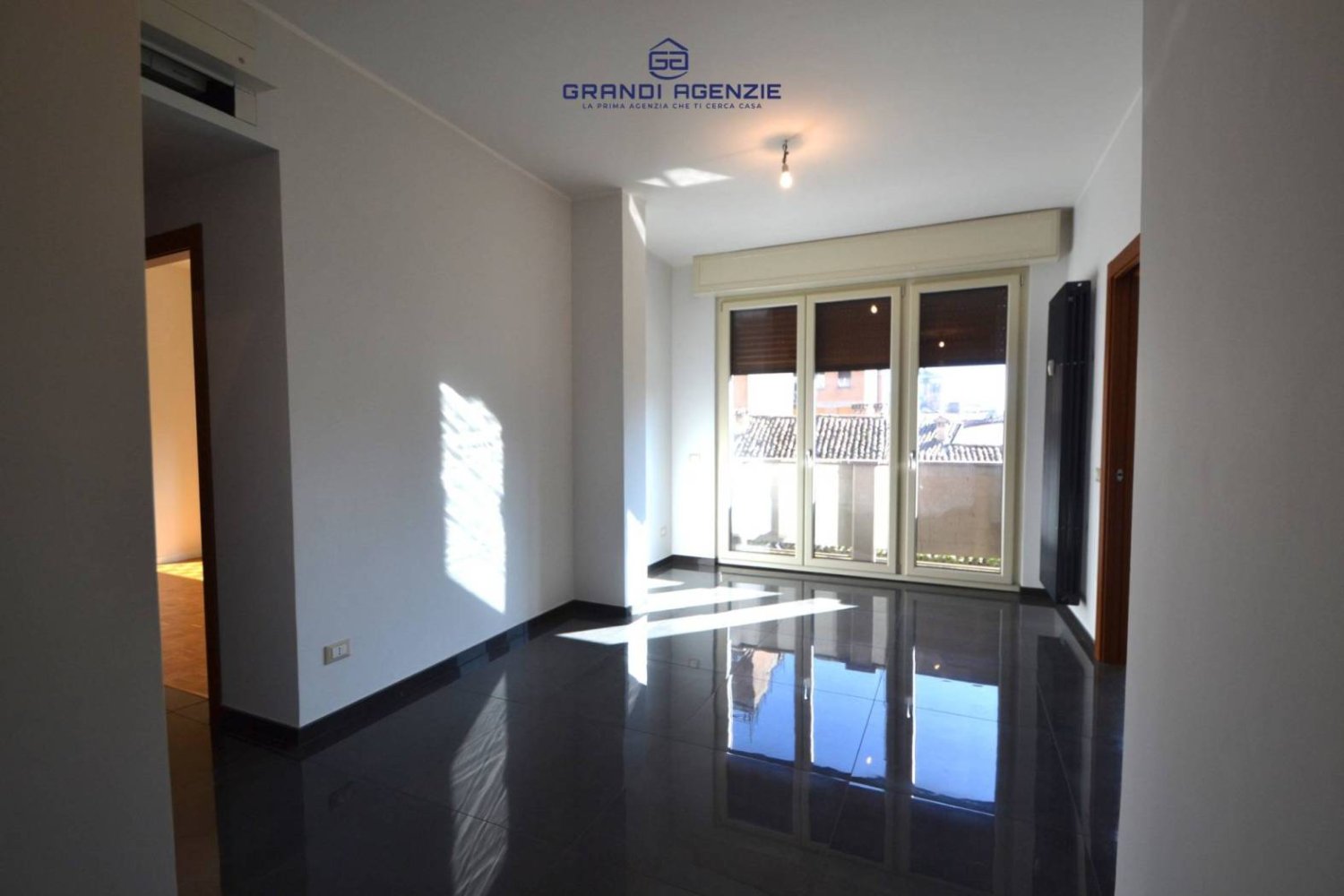 2 Schlafzimmer Wohnung in Parma, Italy, Nr. 327528