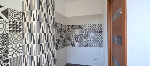 2 Schlafzimmer Wohnung in Parma, Italy, Nr. 327528 7