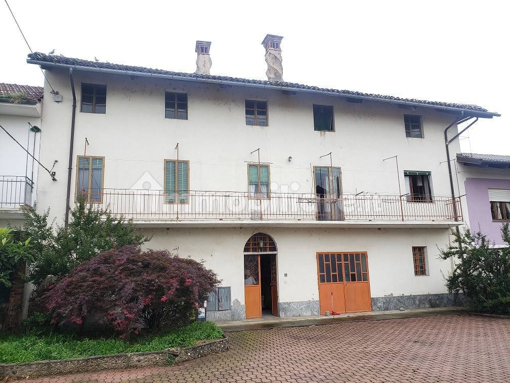 5 rooms House in Castagnole Piemonte, Italy No. 44418