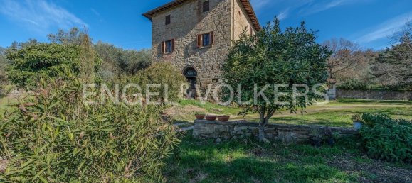 2 bedrooms House in Arezzo, Italy No. 105243 5