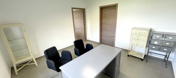 8-Zimmer Gewerbliche Immobilie in Cosnes-et-Romain, France, Nr. 204467 3