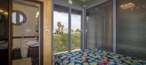 5 bedrooms Villa in Limassol, Cyprus No. 12547 8