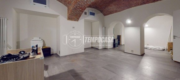 2 bedrooms Apartment in Turin, Italy No. 125542 2