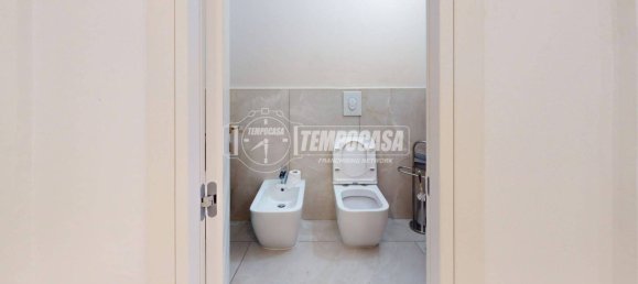 2 bedrooms Apartment in Turin, Italy No. 125542 31