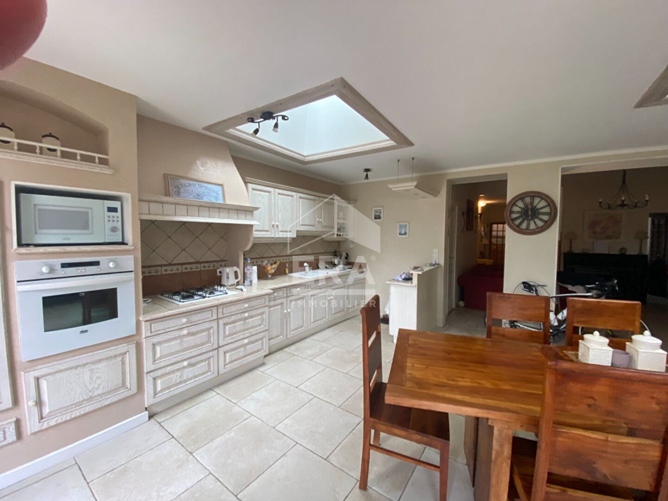 5 bedrooms House in Chateauroux, France No. 282697