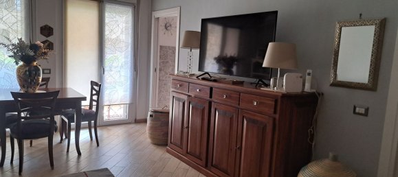 3 bedrooms Apartment in Rome, Italy No. 373494 4