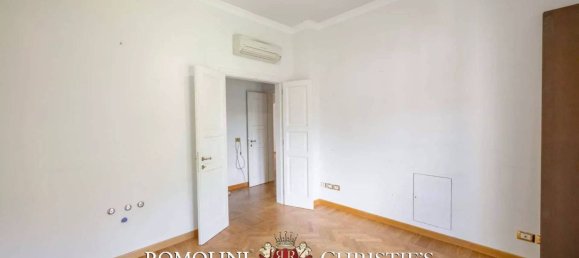 4 bedrooms Apartment in Florence, Italy No. 361847 22