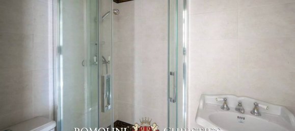 4 bedrooms Apartment in Florence, Italy No. 361847 42