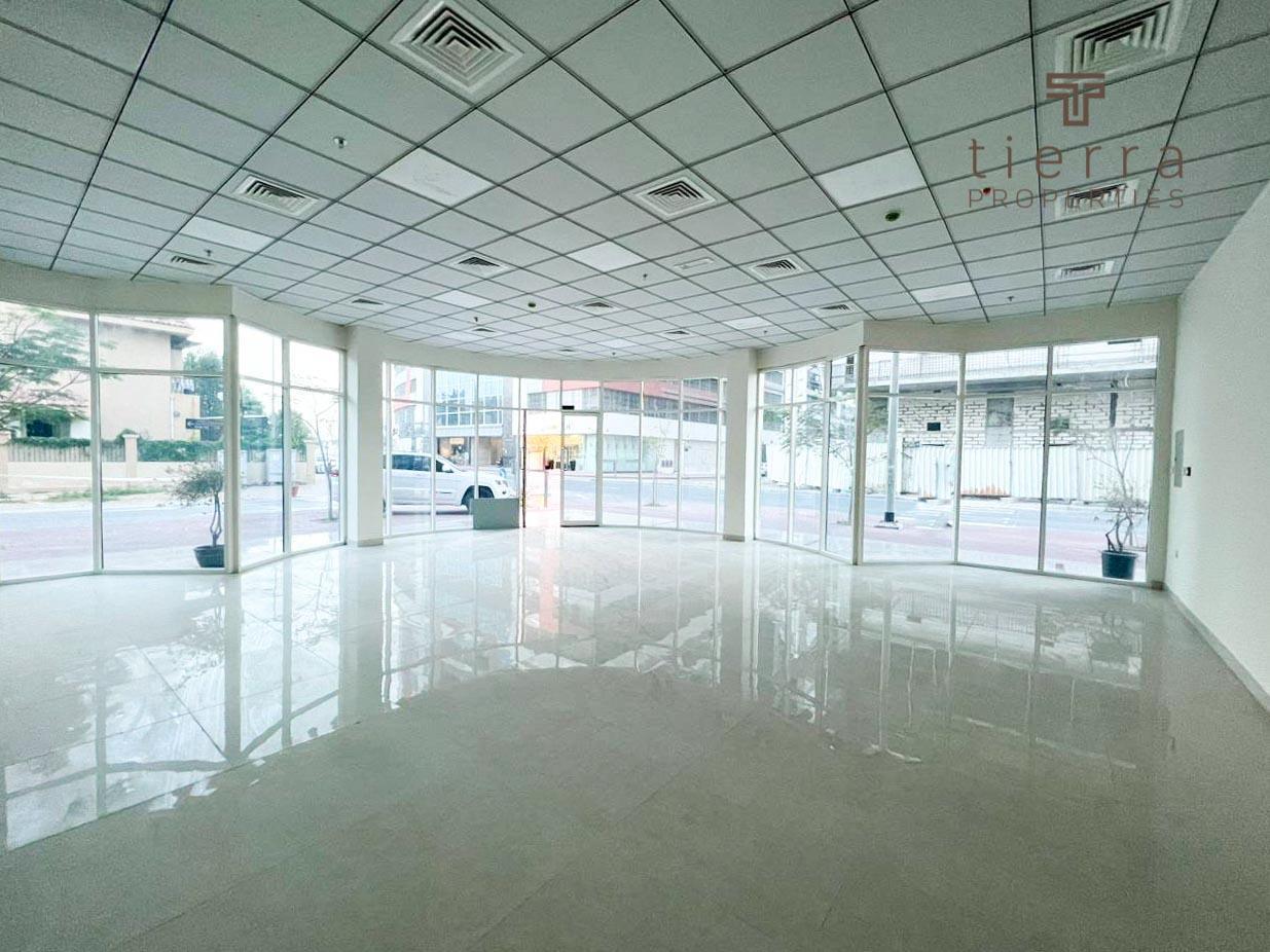 Laden in Dubai Sports City, UAE 232.3m², Nr. 54745