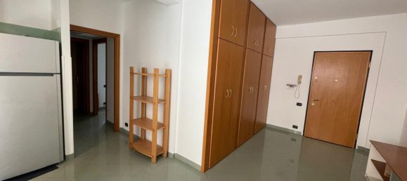 Квартира с 3 комнатами в Помеция, Италия № 69203 4