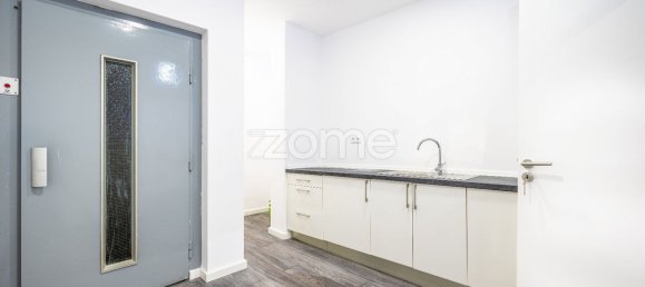 Propiedad comercial en Porto, Portugal 1000 m² No. 15859 19