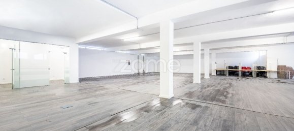 Propiedad comercial en Porto, Portugal 1000 m² No. 15859 10