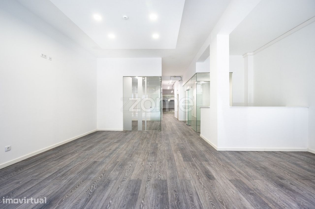 Propiedad comercial en Porto, Portugal 1000 m² No. 15859