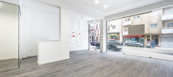 Propiedad comercial en Porto, Portugal 1000 m² No. 15859 2