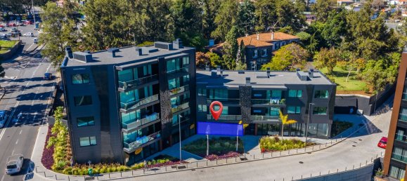 309m² Commercial property in Funchal, Portugal No. 190004 6