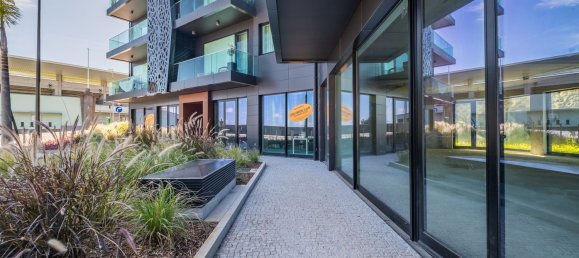 309m² Commercial property in Funchal, Portugal No. 190004 17