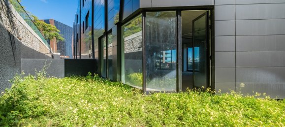 309m² Commercial property in Funchal, Portugal No. 190004 13