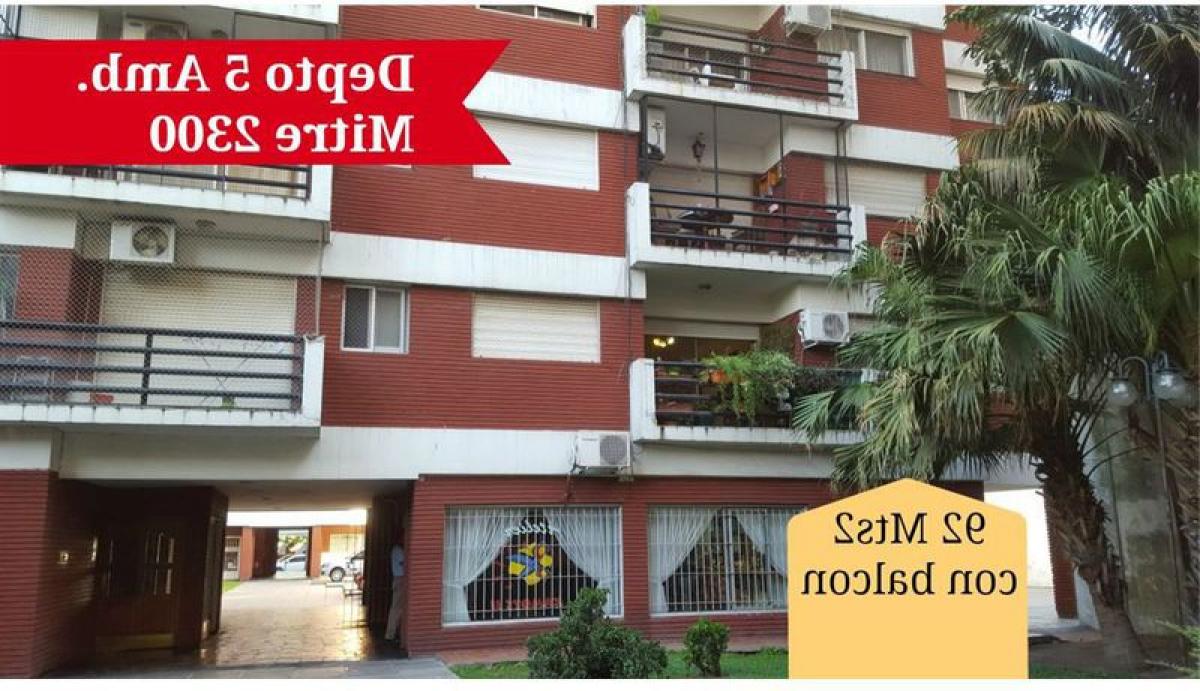 3 bedrooms Apartment in Avellaneda, Argentina No. 52526