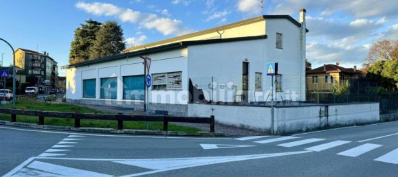 Propiedad comercial de 5 habitaciónes en Locate Varesino, Italy No. 111684 6