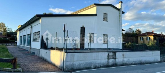 Propiedad comercial de 5 habitaciónes en Locate Varesino, Italy No. 111684 5