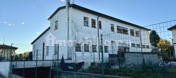 Propiedad comercial de 5 habitaciónes en Locate Varesino, Italy No. 111684 7