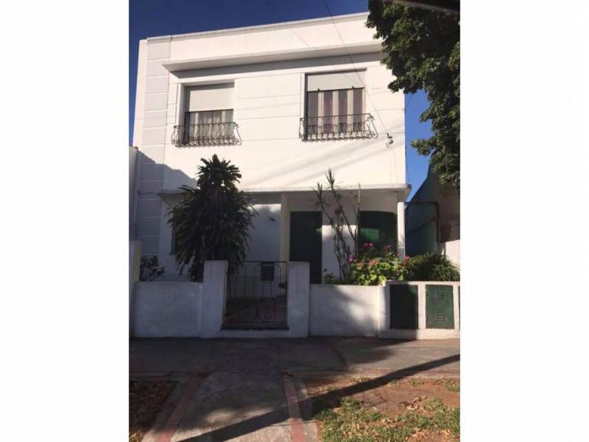 2 bedrooms House in Quilmes, Argentina No. 62469