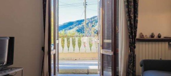 3 bedrooms Apartment in Massa, Italy No. 188910 3