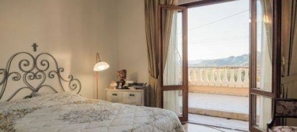 3 bedrooms Apartment in Massa, Italy No. 188910 15