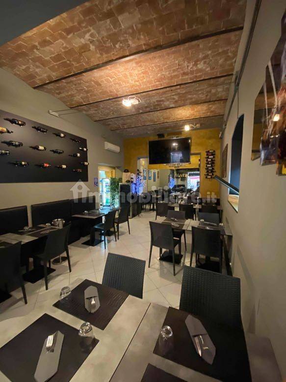 4 rooms Commercial property in Pisa, Italy No. 351332