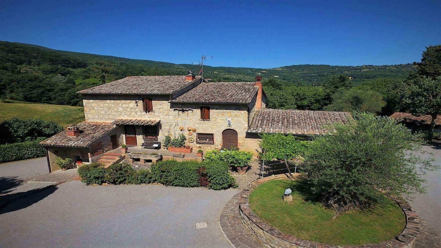 5 bedrooms House in Cetona, Italy No. 57857