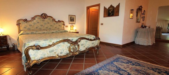 5 bedrooms House in Cetona, Italy No. 57857 19