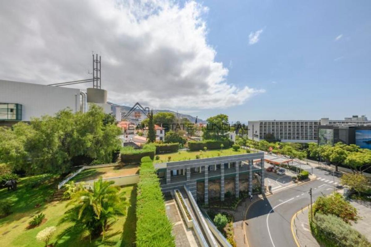 Квартира с 2 спальнями в Фуншал, Португалия № 876