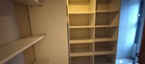 2 bedrooms House in Descartes, France No. 246563 10