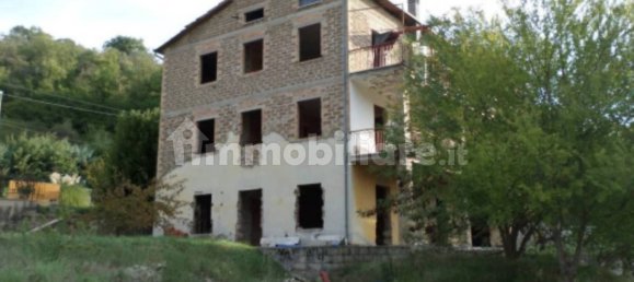 5 rooms Commercial property in Perugia, Italy No. 261998 3